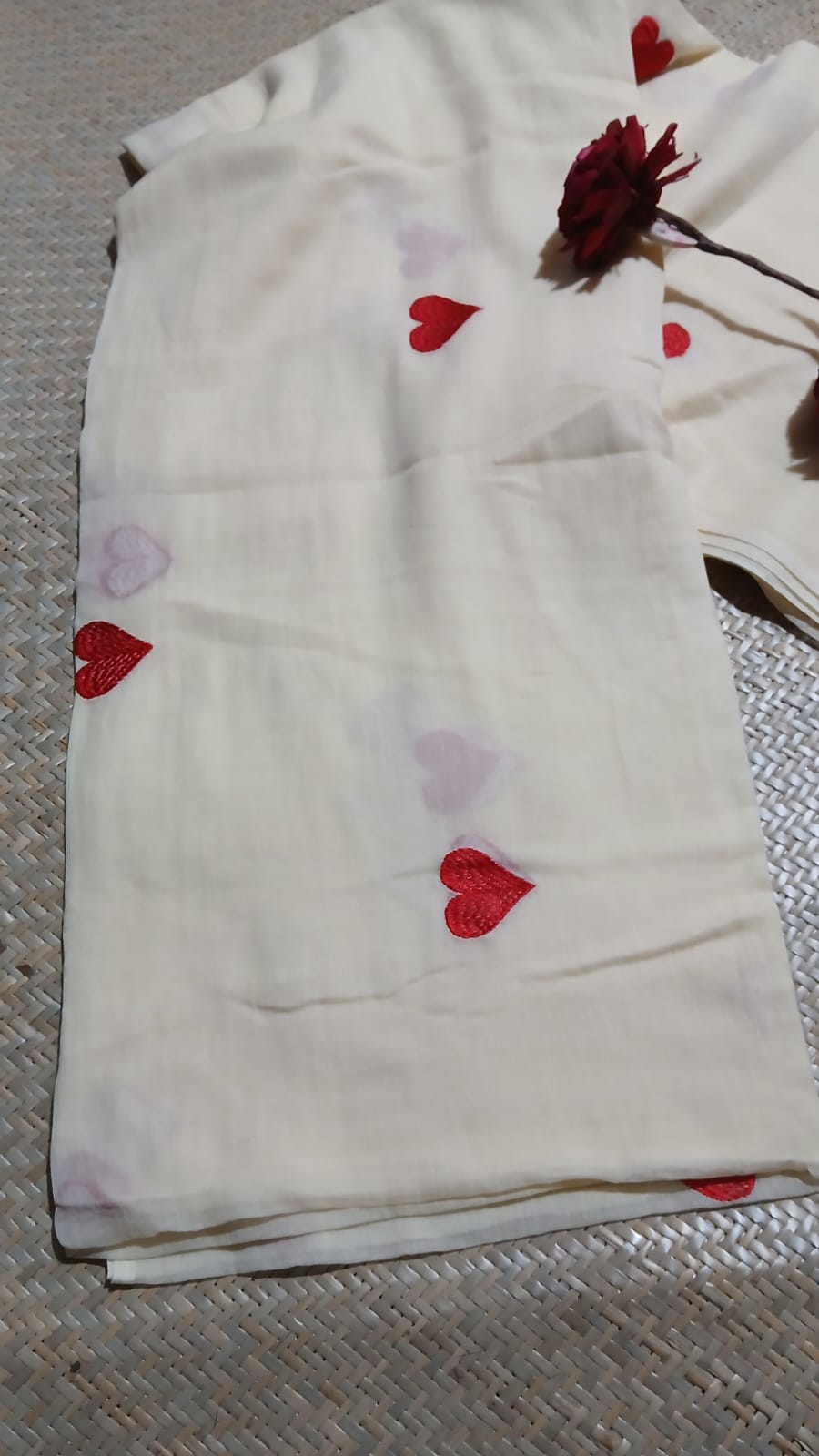 MUL COTTON MEDIUM HEART EMBROIDERY CREAM COLOUR SAREE