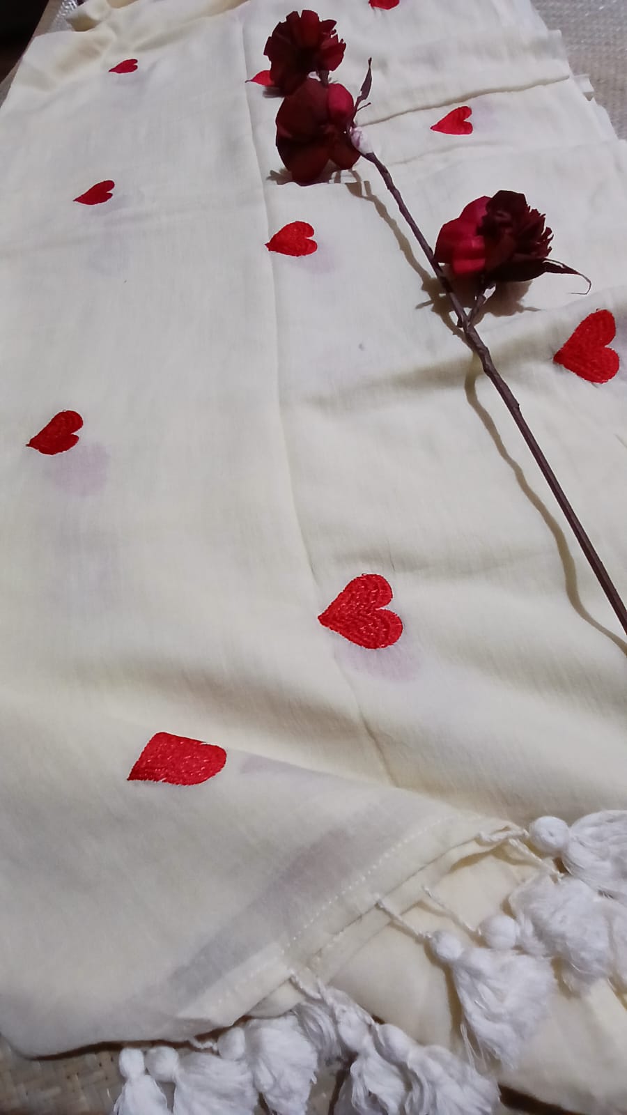 MUL COTTON MEDIUM HEART EMBROIDERY CREAM COLOUR SAREE