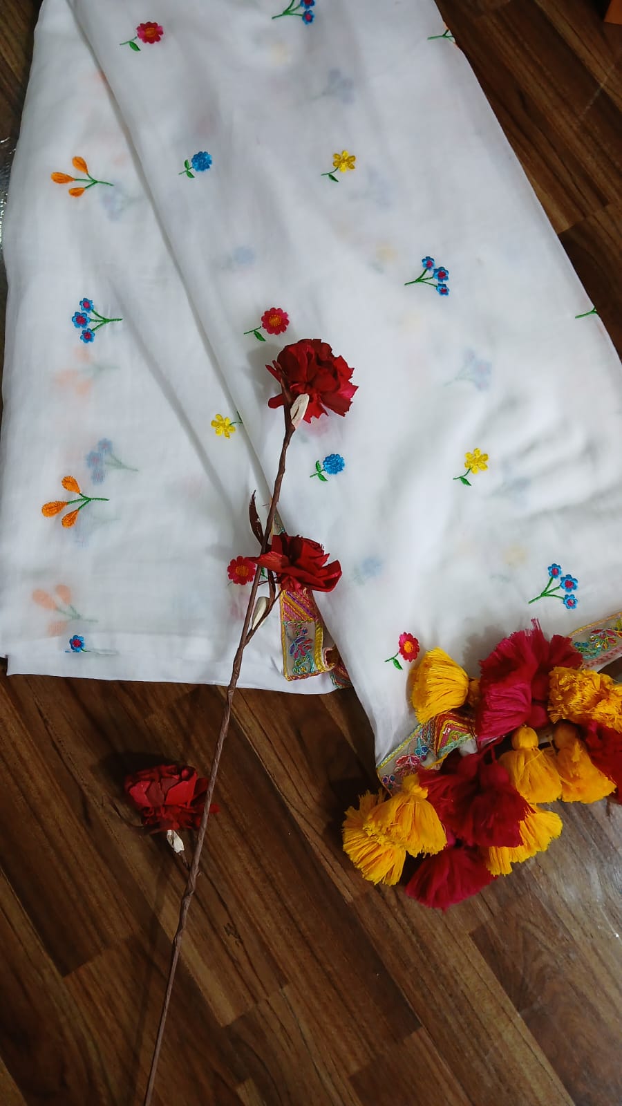 WHITE BASE EMBROIDERY AND GUJRATI WORK ZARI BORDER