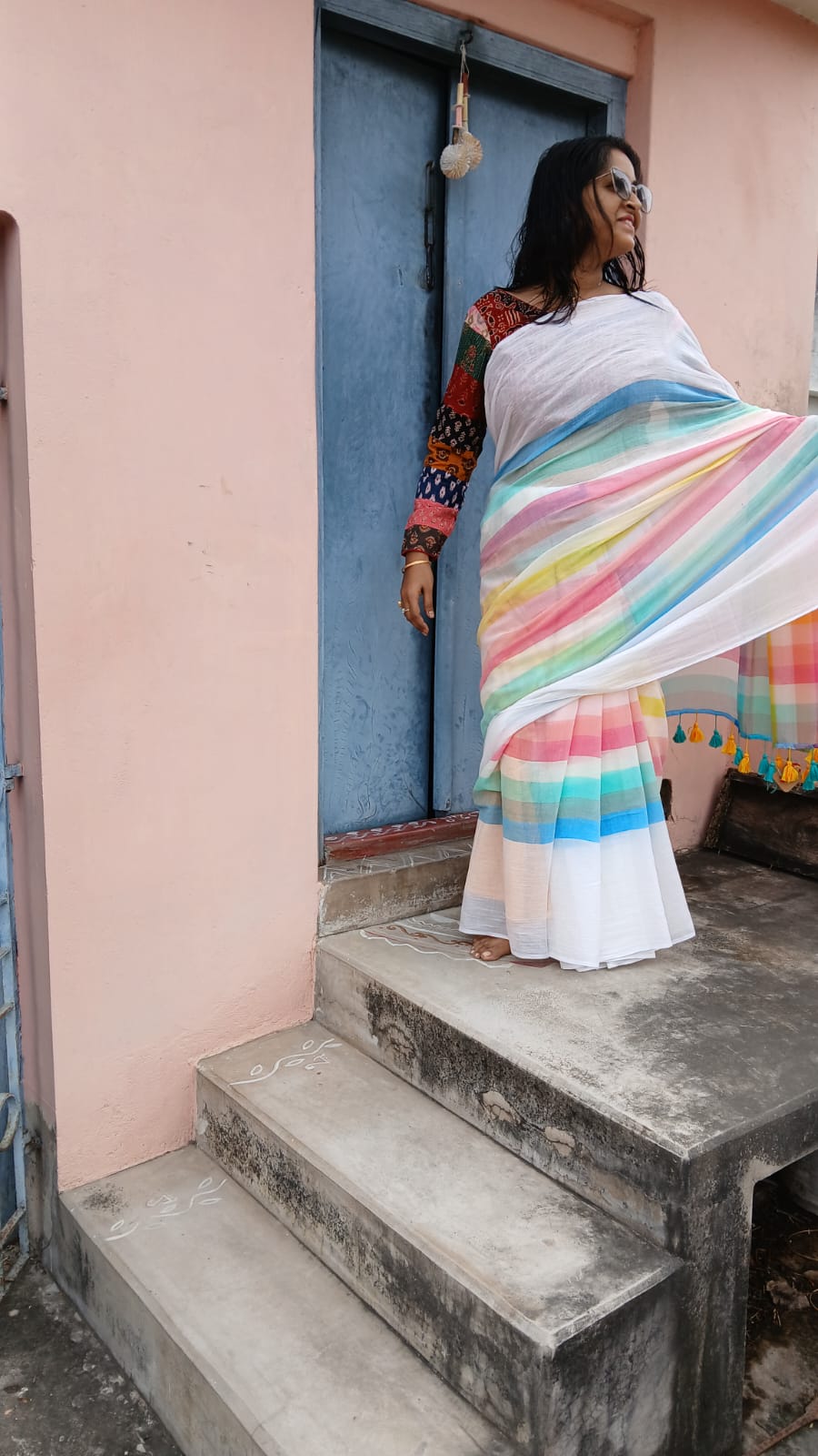 WHITE WITH MIDDLE STRIPE SAREE