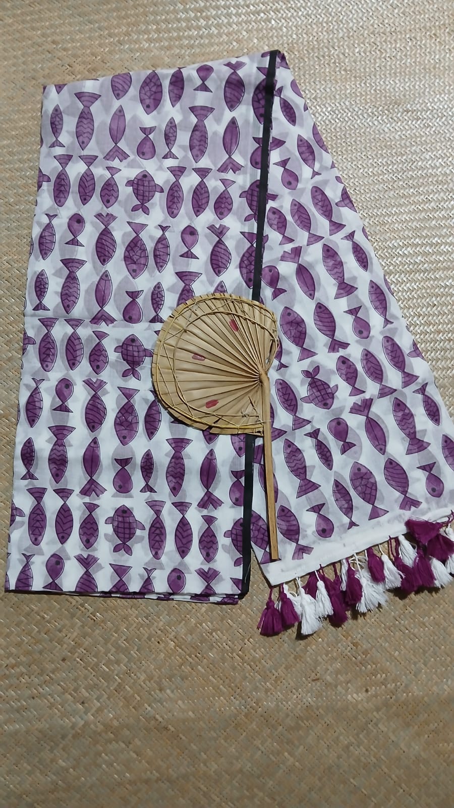 MUL COTTON WHITE BASE COLOUR FISH PRINT SAREE
