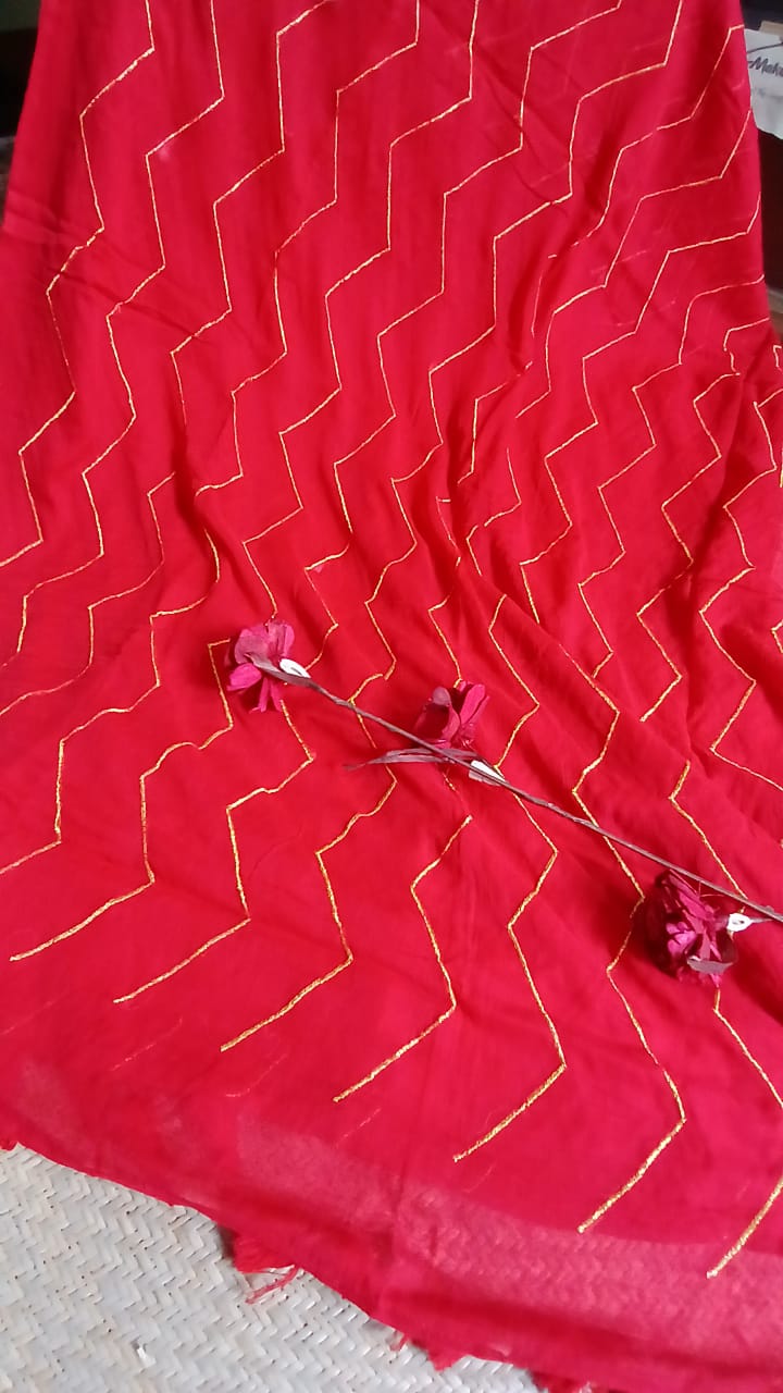 ZARI ZIGZAG EMBROIDERY RED SAREE
