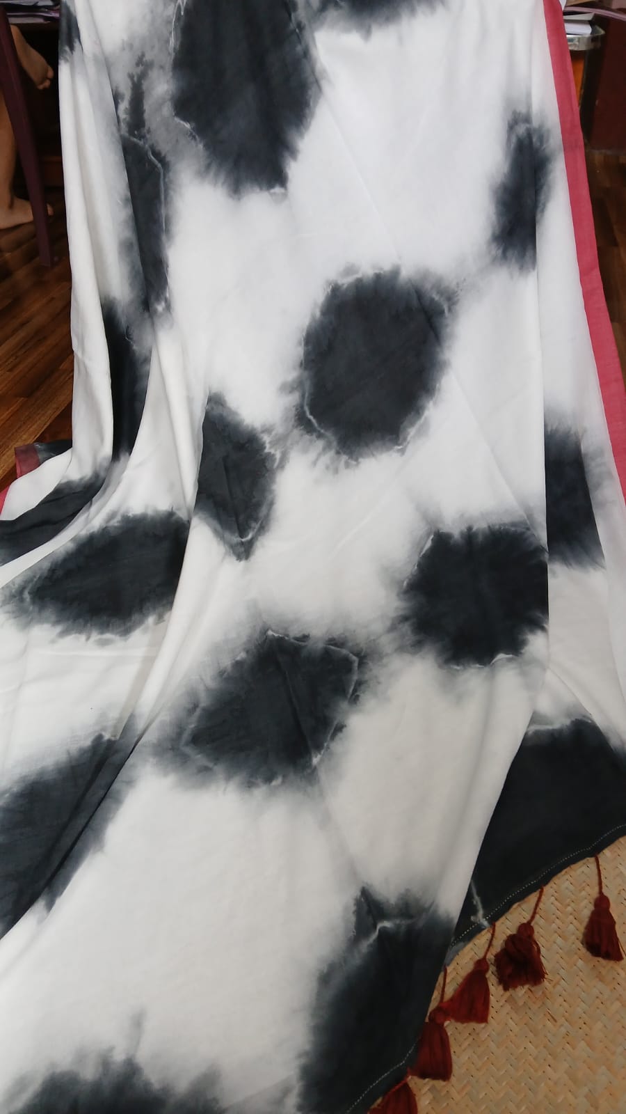 TIE AND DYE BLACK N WHITE