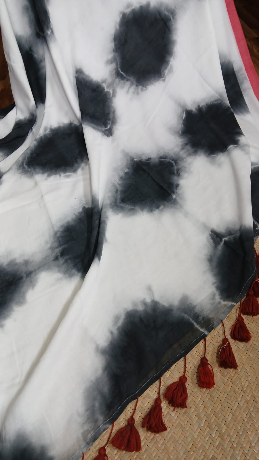 TIE AND DYE BLACK N WHITE