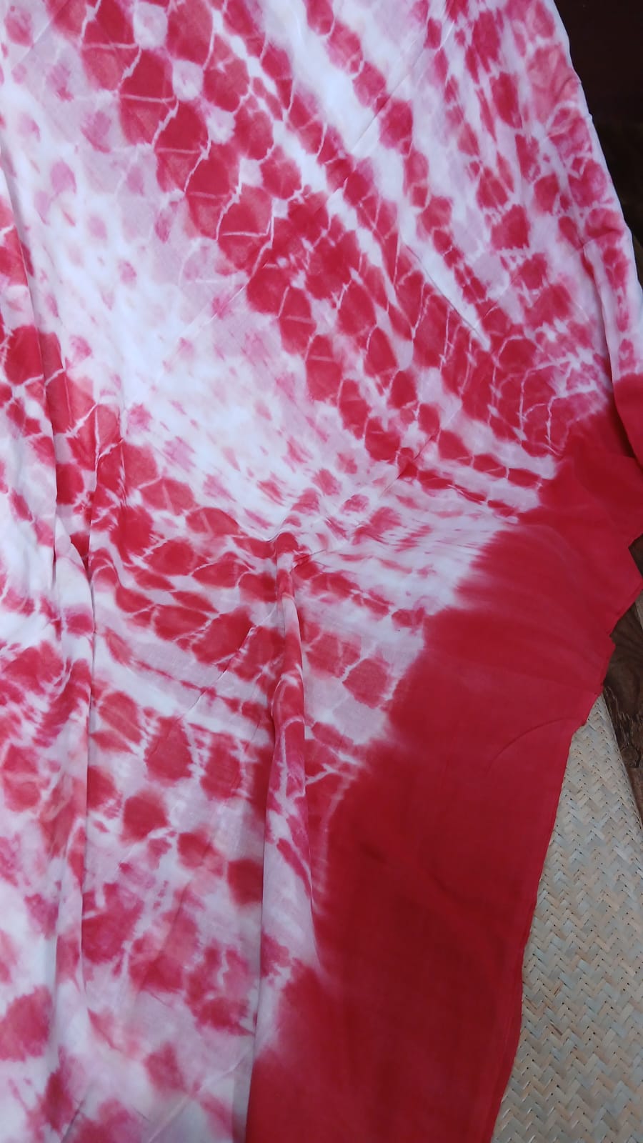 TIE AND DYE RED AND WHITE