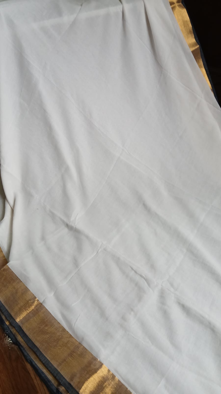WHITE GOLDEN N BLACK ZARI BORDER
