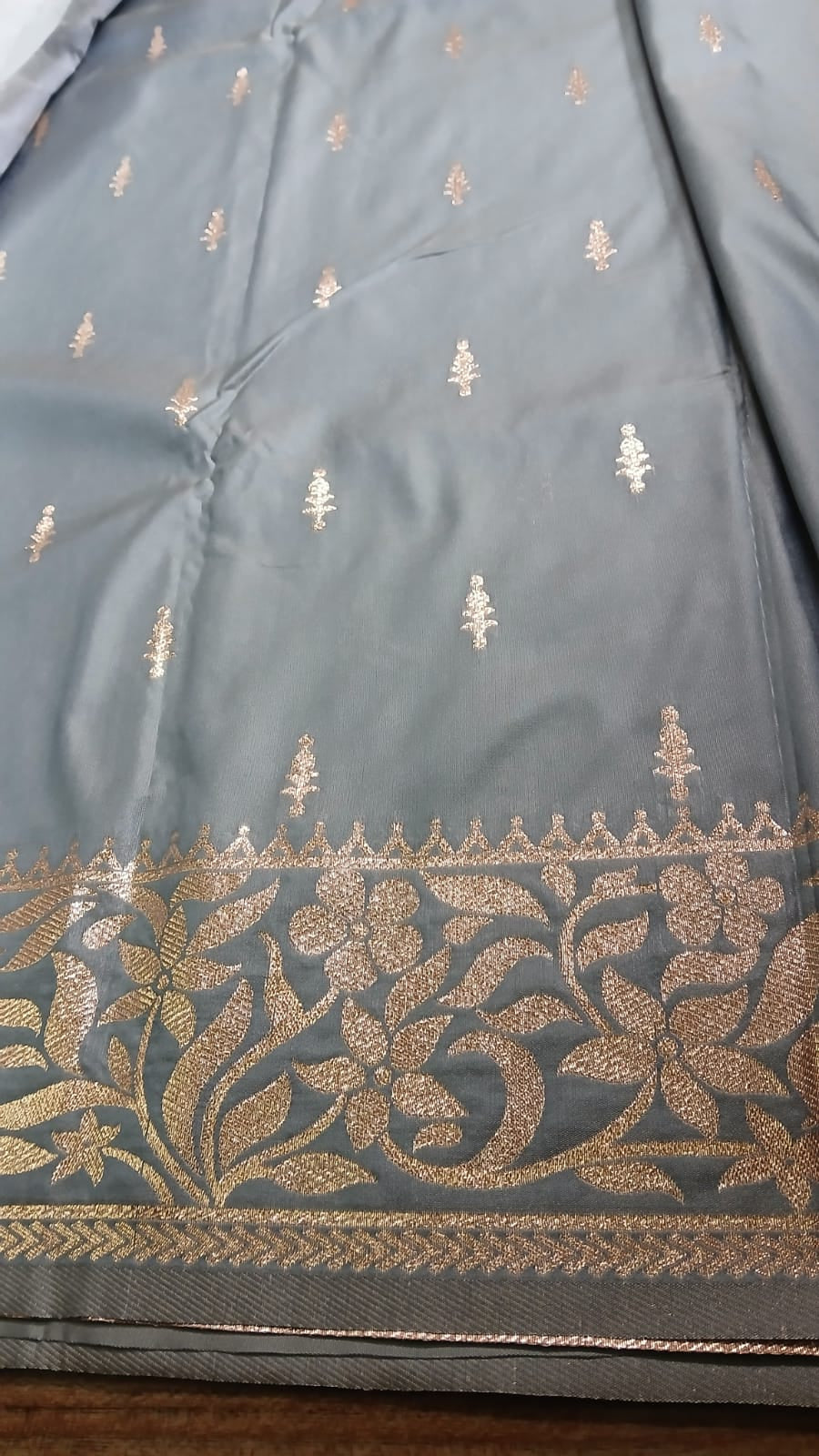 GREY OPEN BORDER SILK SAREE