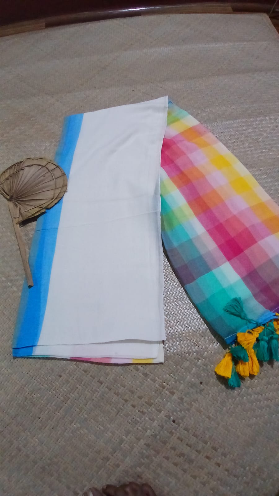 WHITE WITH MIDDLE STRIPE SAREE